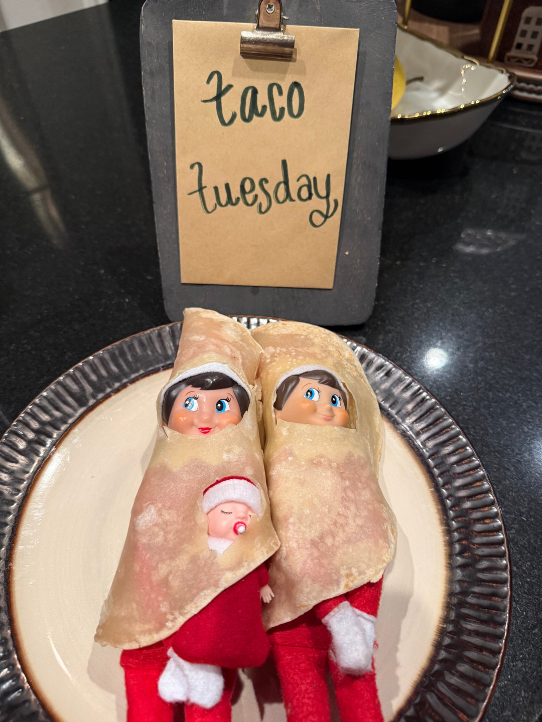 stay at home activity mom last-minute Elf on the Shelf setup ideas 